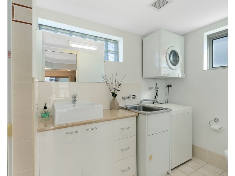 80/106 Marine Parade, Southport QLD 4215