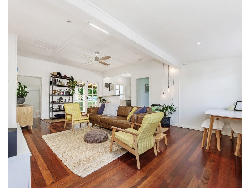 63 Kindra Avenue, Southport QLD 4215