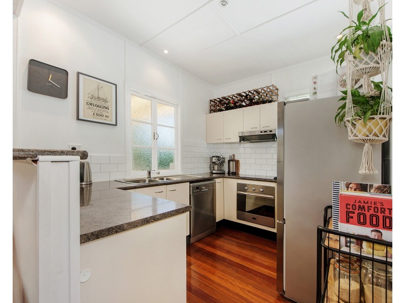 63 Kindra Avenue, Southport QLD 4215