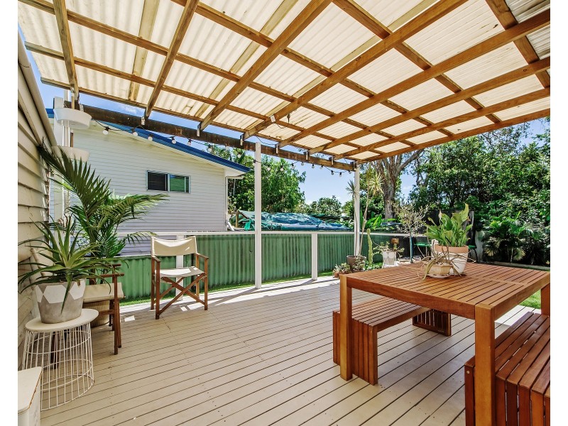 63 Kindra Avenue, Southport QLD 4215