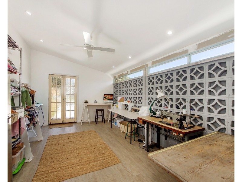 63 Kindra Avenue, Southport QLD 4215