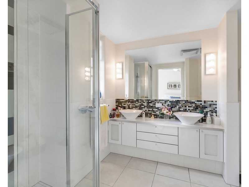 1/3108 The Boulevarde, Carrara QLD 4211