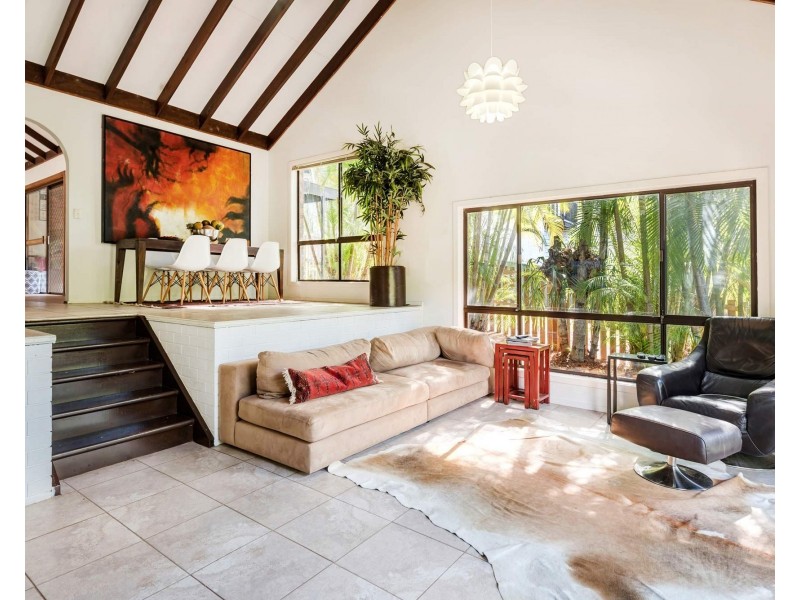 118 Plateau Crescent, Carrara QLD 4211