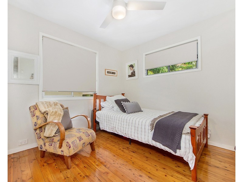 8 Coral Avenue, Labrador QLD 4215