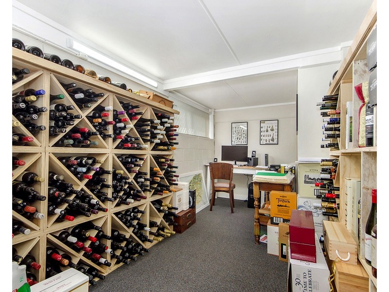 8 Coral Avenue, Labrador QLD 4215