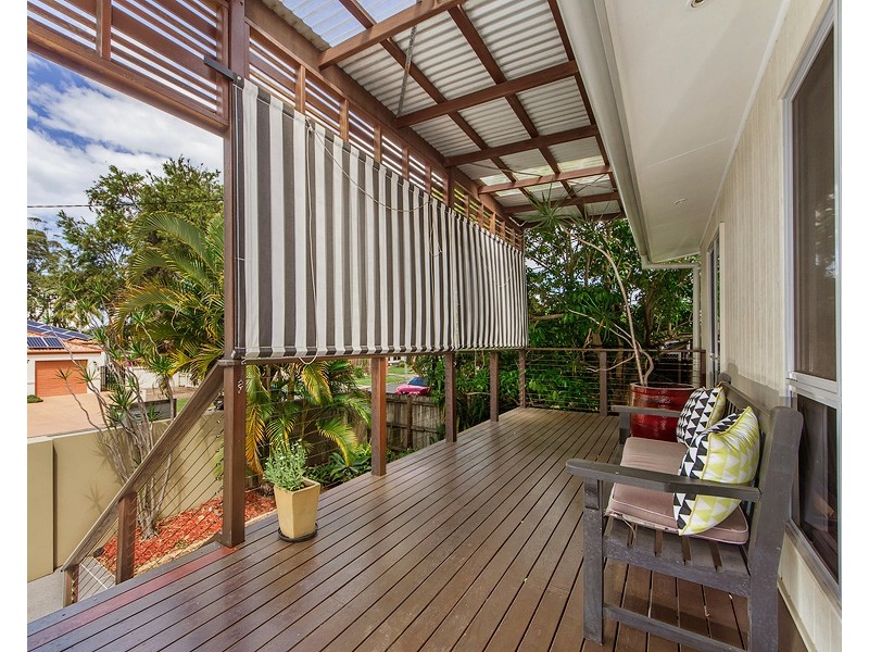 8 Coral Avenue, Labrador QLD 4215