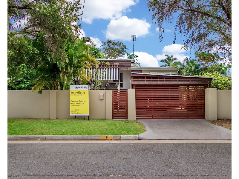 8 Coral Avenue, Labrador QLD 4215