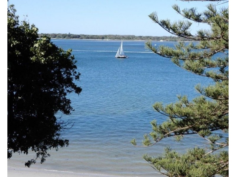 1302/323 Bayview Street, Hollywell QLD 4216