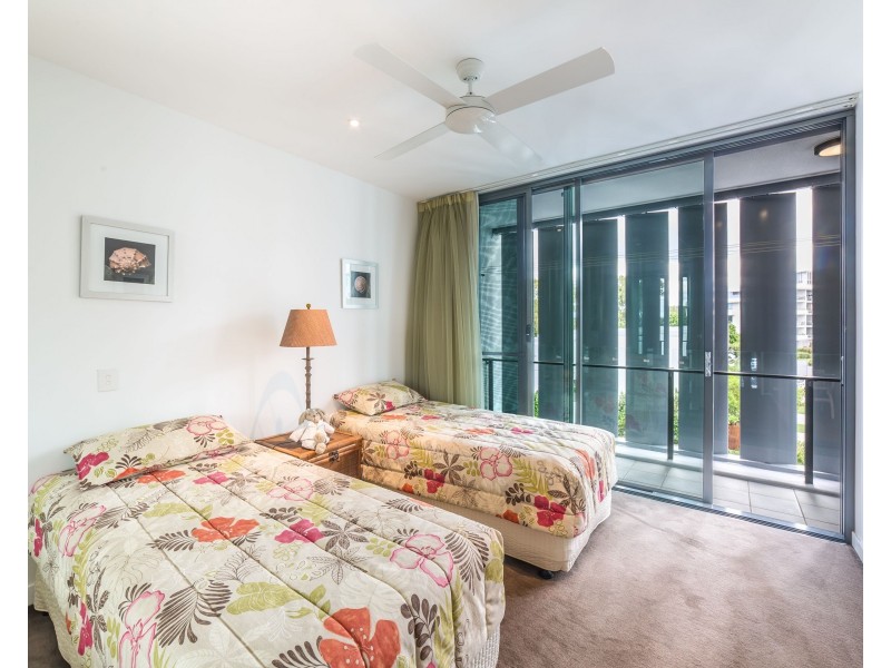 1302/323 Bayview Street, Hollywell QLD 4216