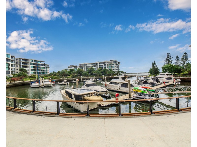 1302/323 Bayview Street, Hollywell QLD 4216