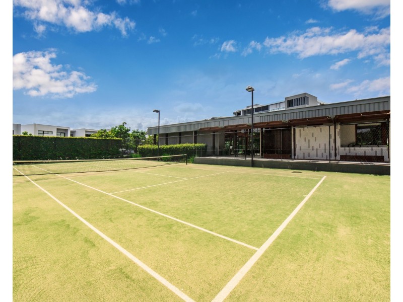 1302/323 Bayview Street, Hollywell QLD 4216