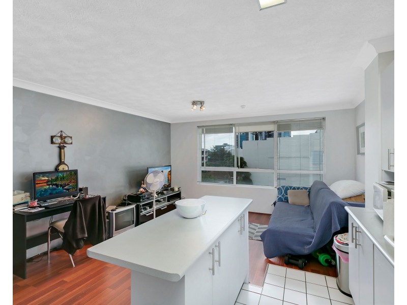 35/30 Marine Parade, Southport QLD 4215