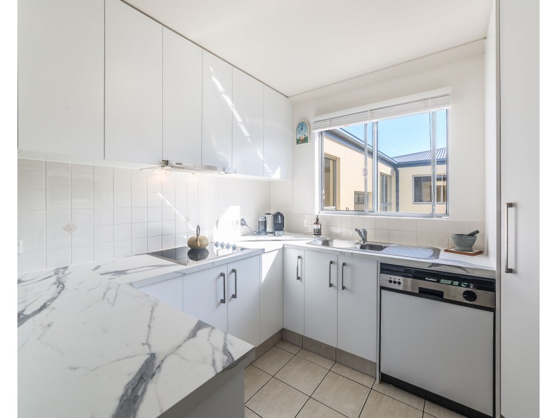 14/160 High Street, Southport QLD 4215