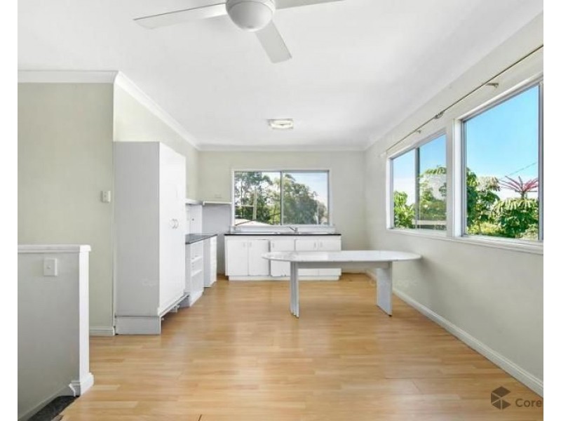 22 Kumbari Avenue, Southport QLD 4215