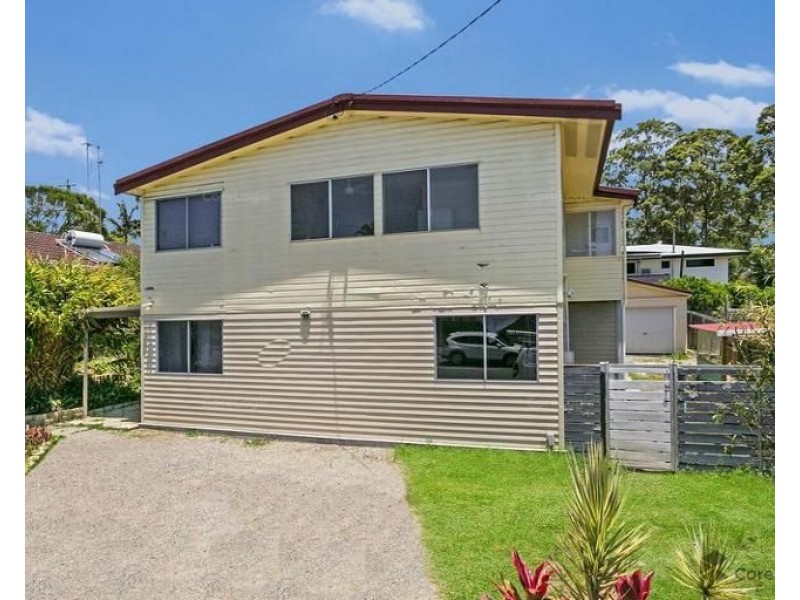 22 Kumbari Avenue, Southport QLD 4215