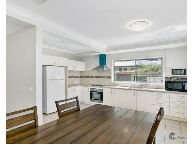 22 Kumbari Avenue, Southport QLD 4215