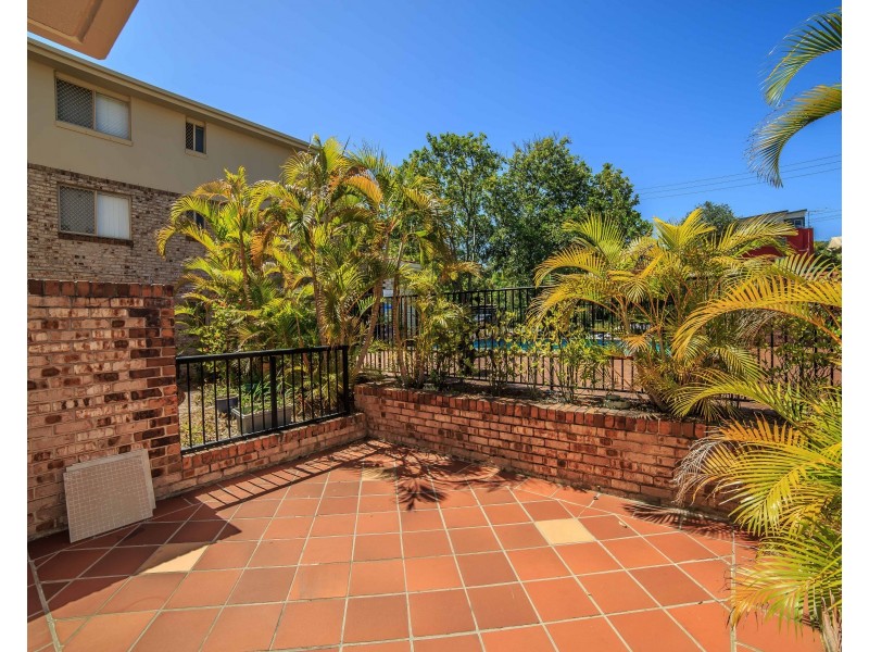10/14 Spendelove Avenue, Southport QLD 4215