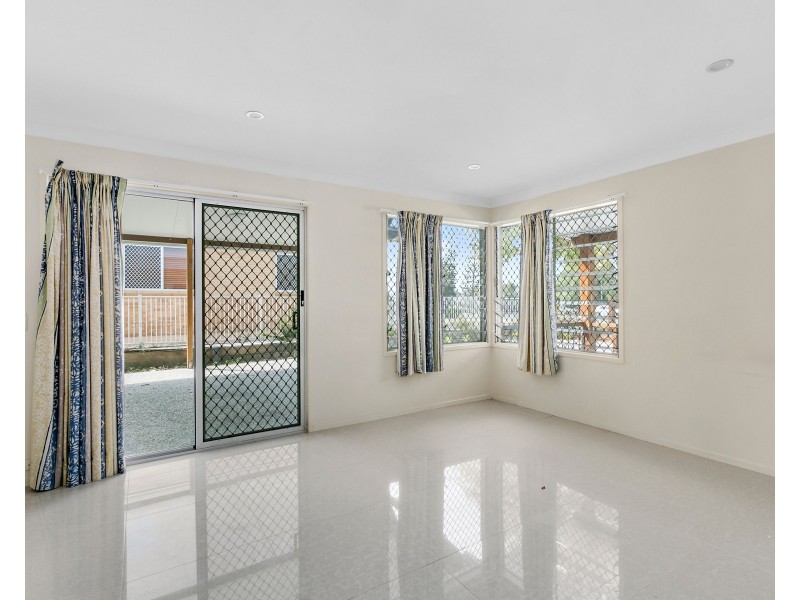 18 Brooke Avenue, Southport QLD 4215