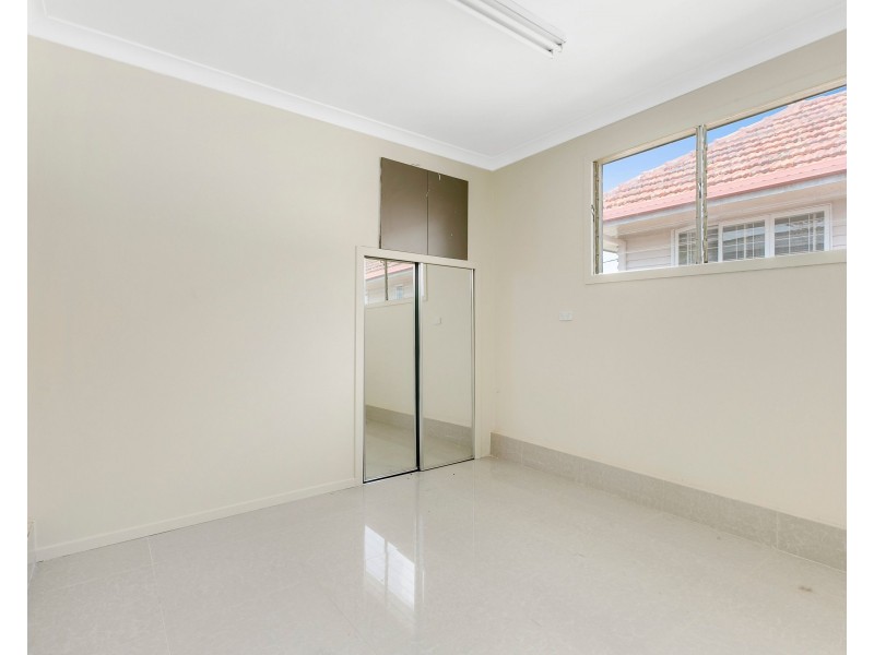 18 Brooke Avenue, Southport QLD 4215