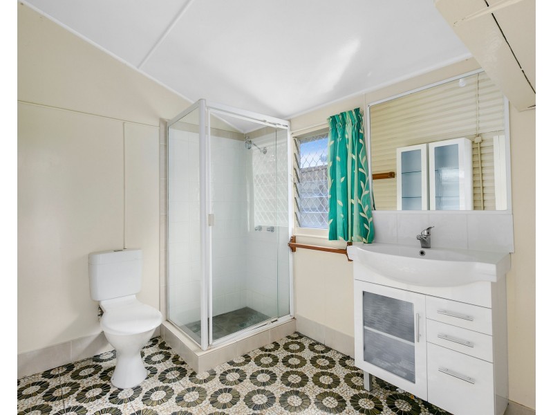 18 Brooke Avenue, Southport QLD 4215