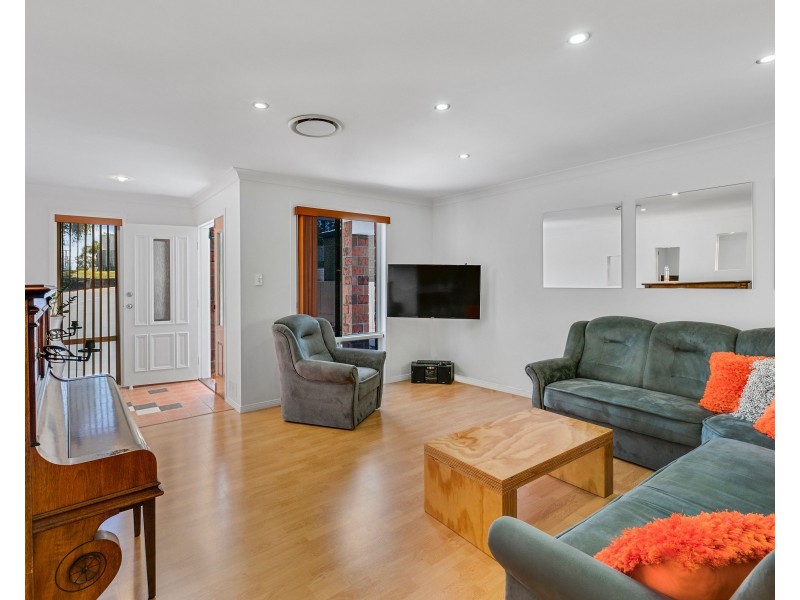 24 Beitz Avenue, Labrador QLD 4215