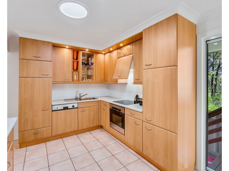 24 Beitz Avenue, Labrador QLD 4215