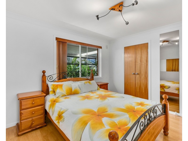 24 Beitz Avenue, Labrador QLD 4215