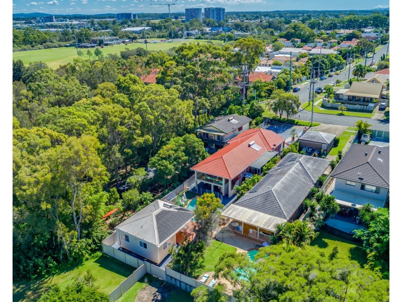 24 Beitz Avenue, Labrador QLD 4215
