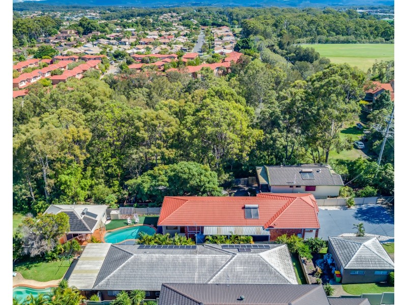 24 Beitz Avenue, Labrador QLD 4215