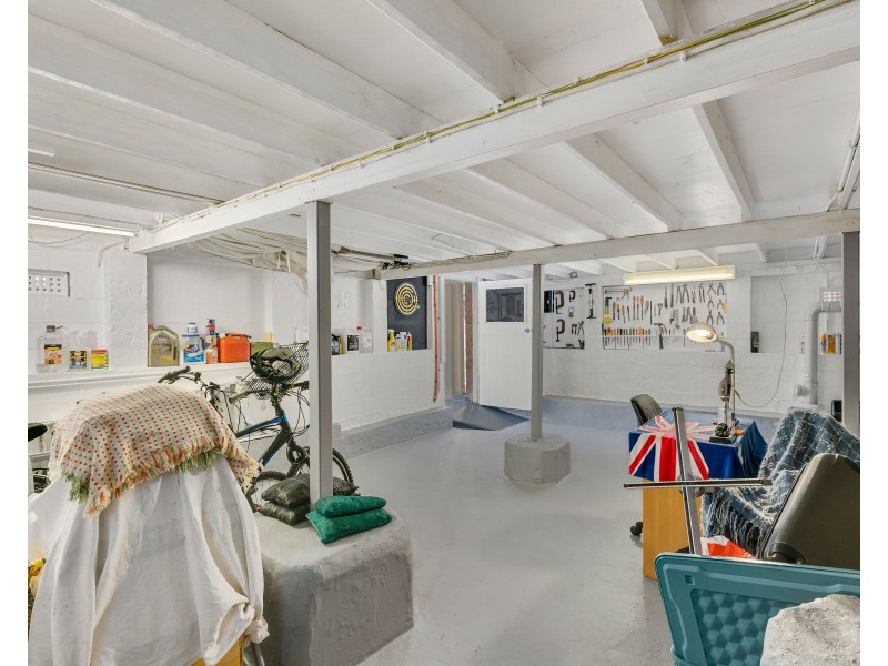 24 Beitz Avenue, Labrador QLD 4215