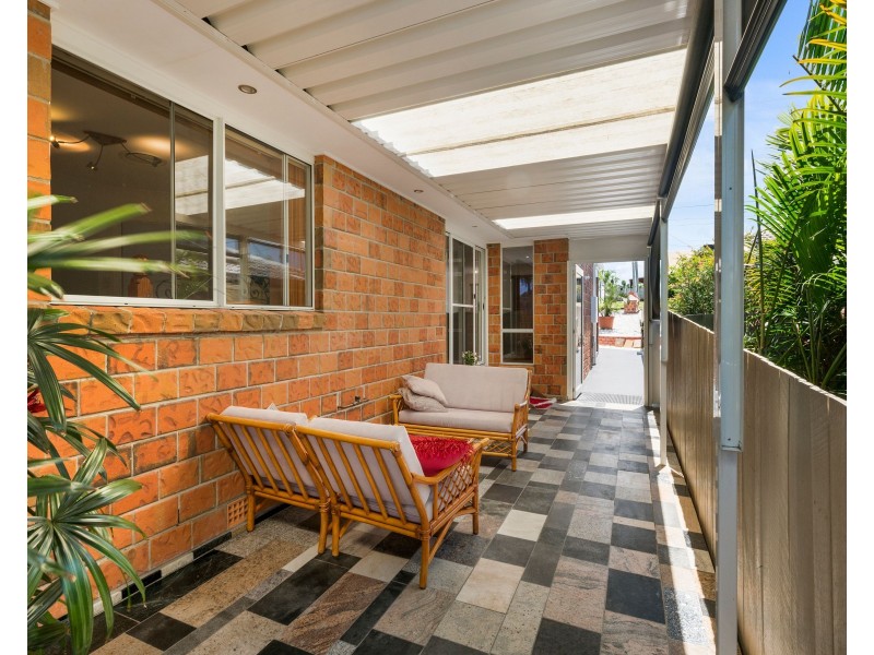 24 Beitz Avenue, Labrador QLD 4215