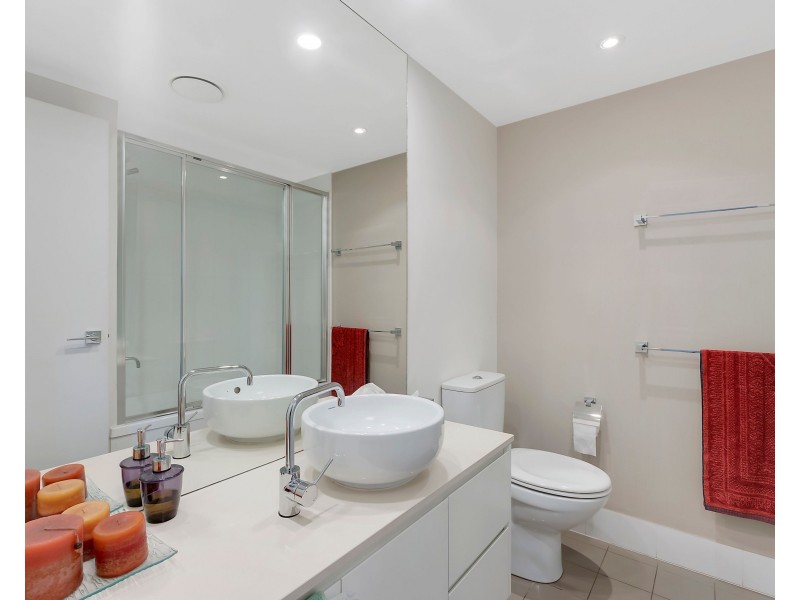 1206/438 Marine Parade, Biggera Waters QLD 4216