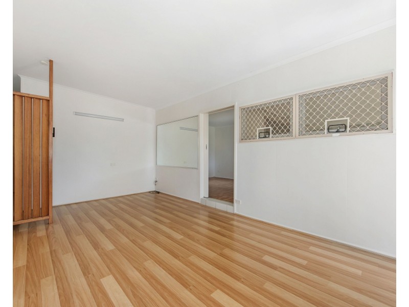 32 Shirley Street, Southport QLD 4215