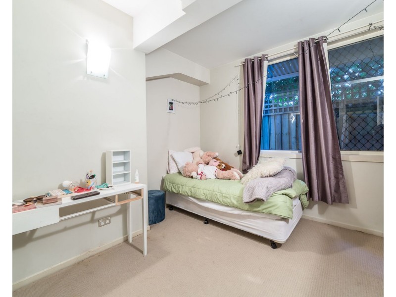 1/104 Eugaree Street, Southport QLD 4215