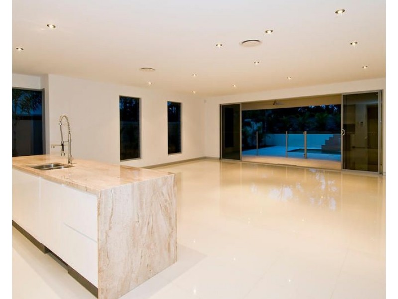 8006B Vista Drive, Benowa QLD 4217