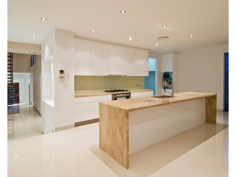 8006B Vista Drive, Benowa QLD 4217