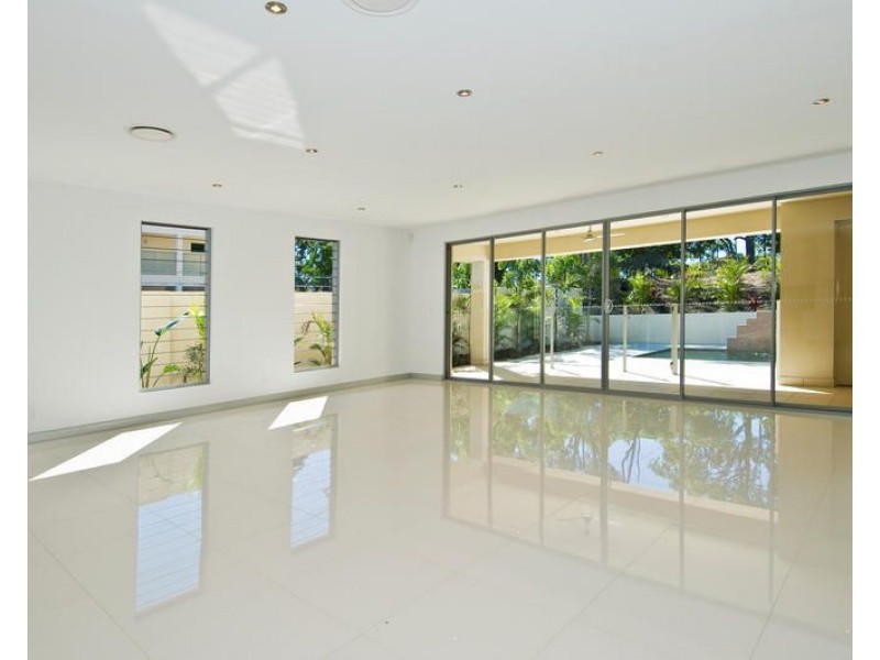 8006B Vista Drive, Benowa QLD 4217