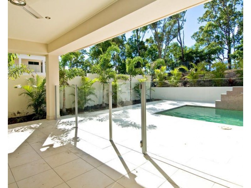 8006B Vista Drive, Benowa QLD 4217