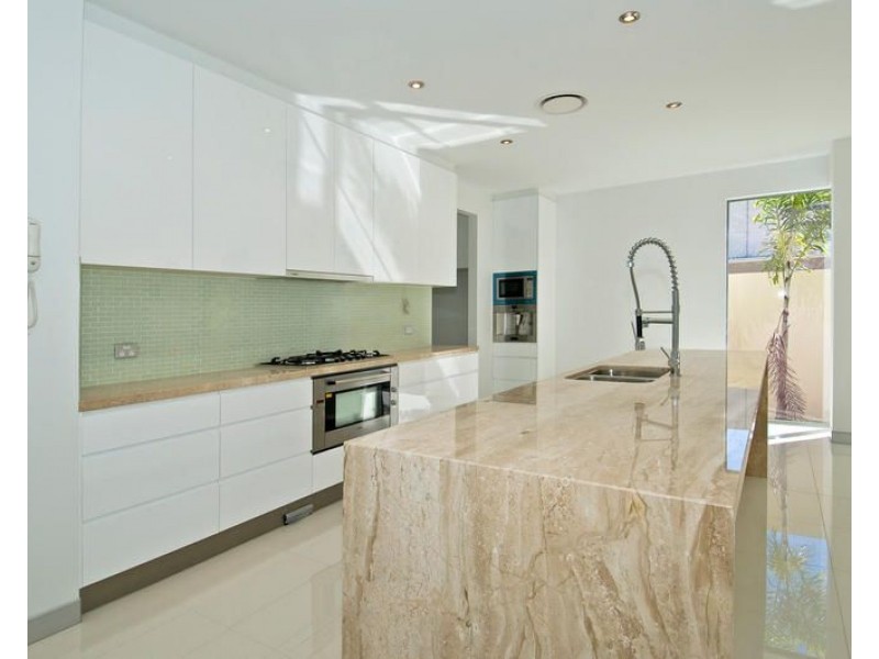 8006B Vista Drive, Benowa QLD 4217