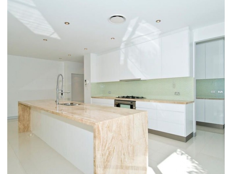 8006B Vista Drive, Benowa QLD 4217