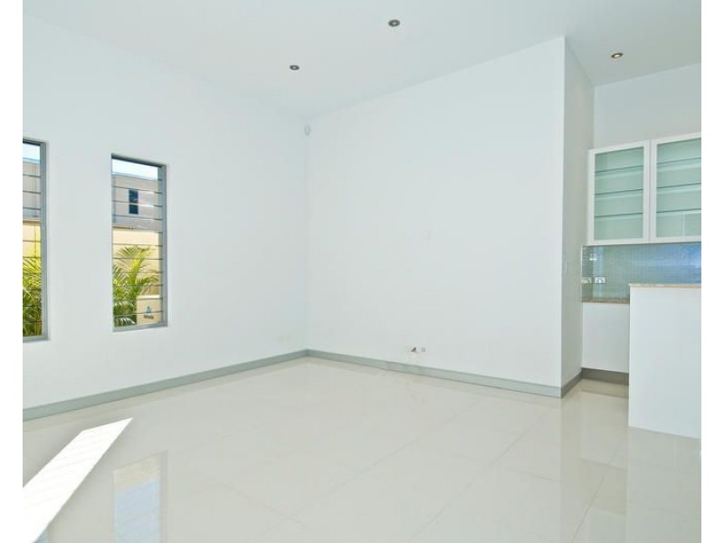 8006B Vista Drive, Benowa QLD 4217