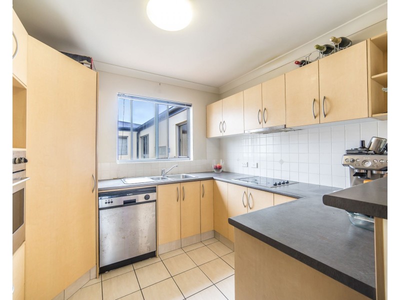 17/160 High Street, Southport QLD 4215