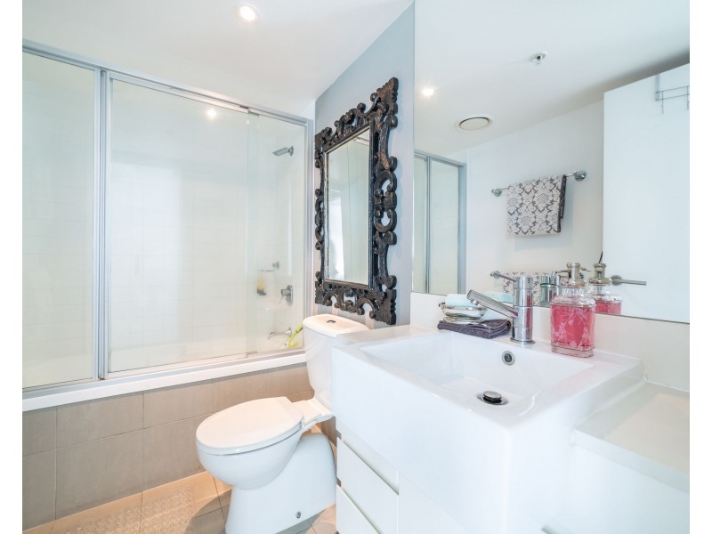 31709/9 Lawson Street, Southport QLD 4215