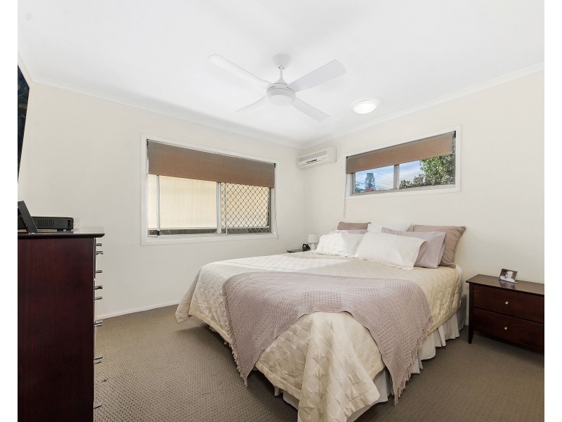 18 Joden Place, Southport QLD 4215