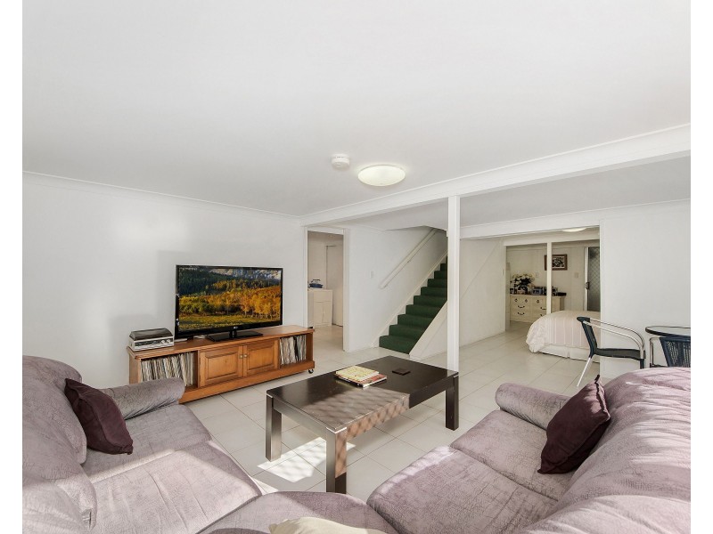 18 Joden Place, Southport QLD 4215