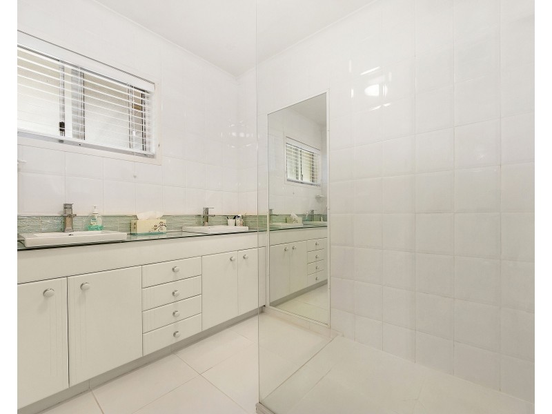 18 Joden Place, Southport QLD 4215