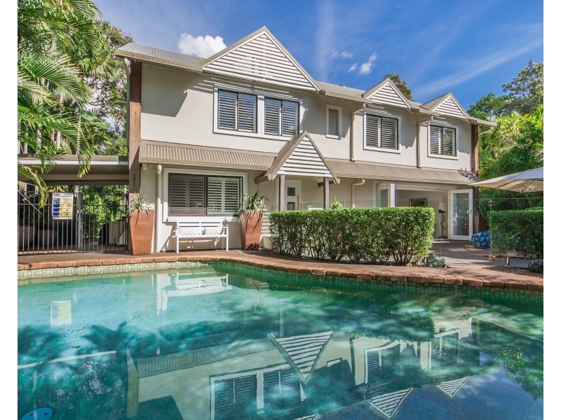 6 Akes Avenue, Southport QLD 4215