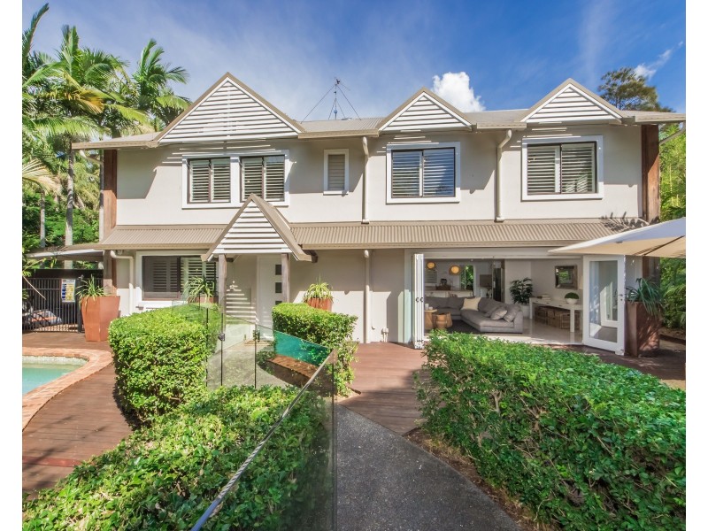 6 Akes Avenue, Southport QLD 4215