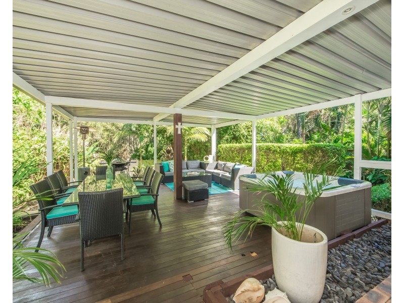 6 Akes Avenue, Southport QLD 4215