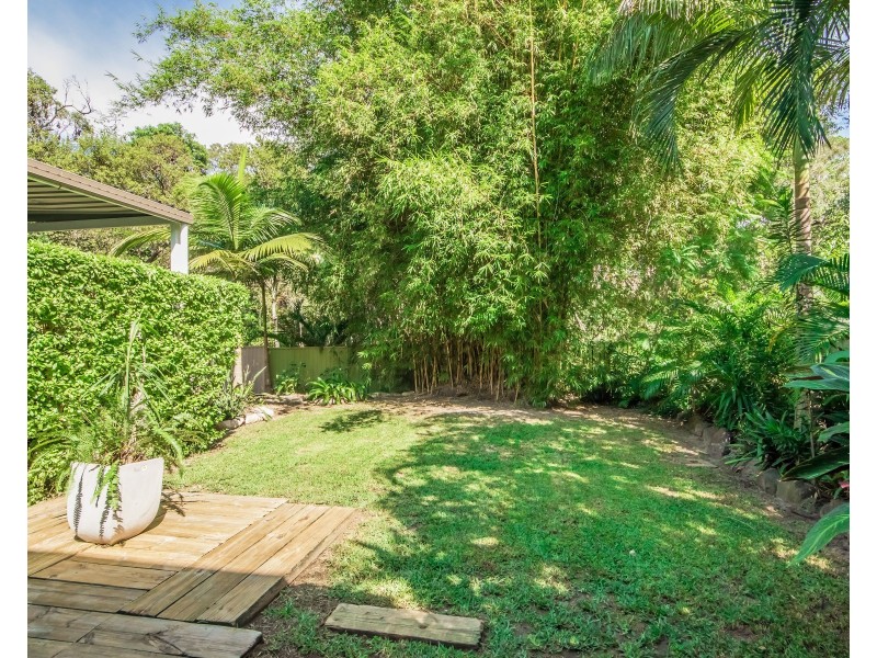 6 Akes Avenue, Southport QLD 4215